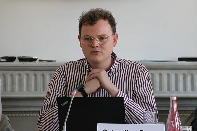 Copyright : FES Paris