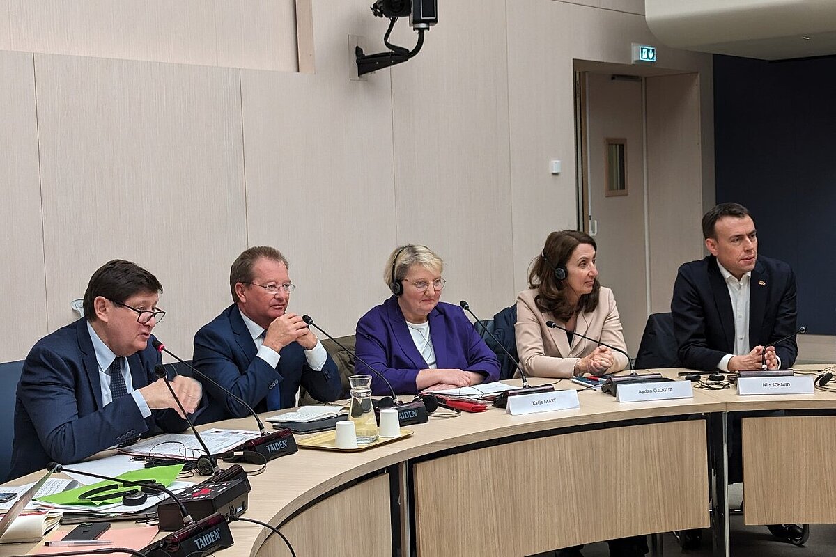 Flaschensiegelwachs Rot - 4 Nuggets 0,2kg Mit PTFE-Band Für Wein