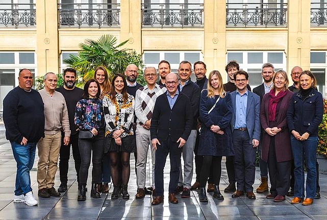 Photo de groupe trialogue, credits : FES Paris/Mathieu Gug